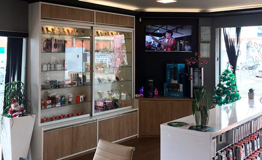 Vitrine de acessórios homologados Phone Express Centro Indaiatuba